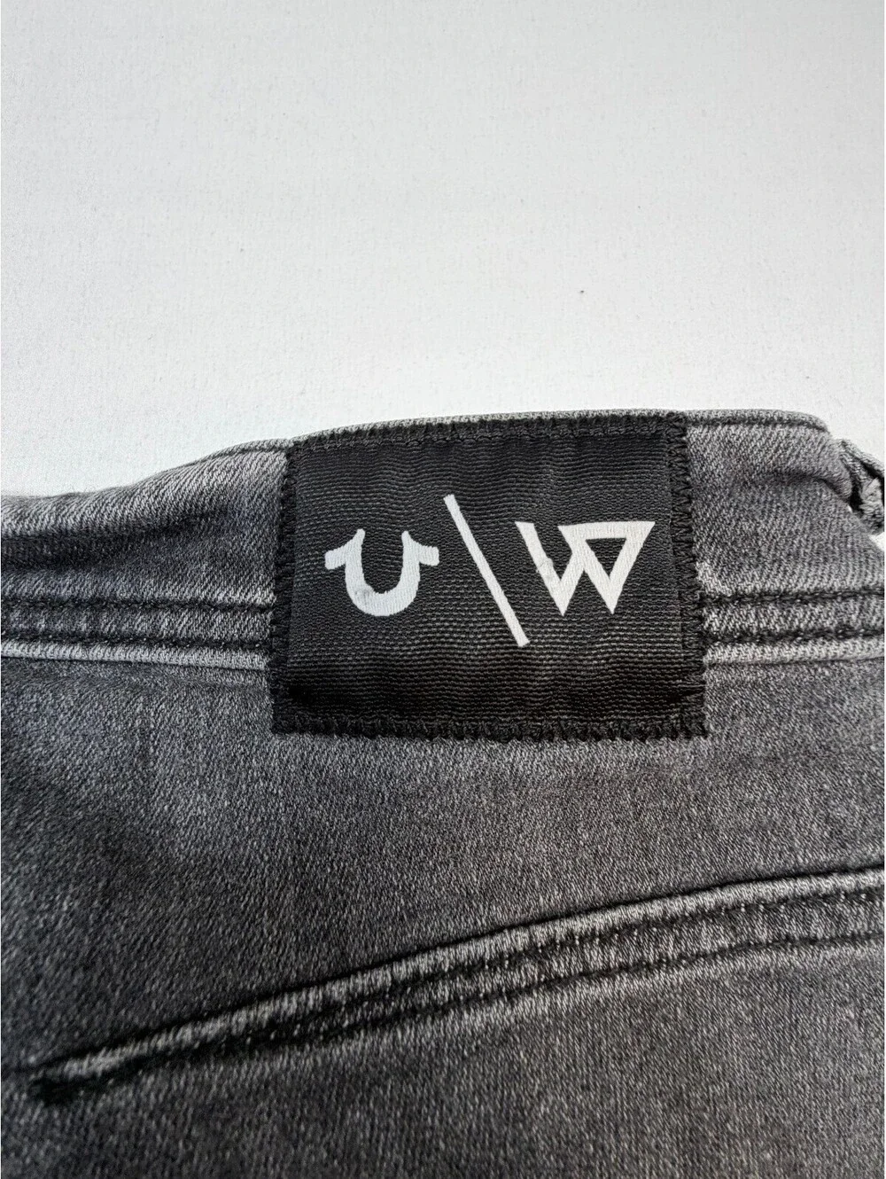 True Religion Men's Relaxed Skinny Jeans Heavy Distressed Cut-out Size 36 Black